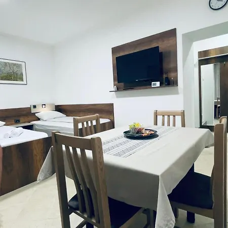 Kollar D - Prenociste Apartamento Subotica