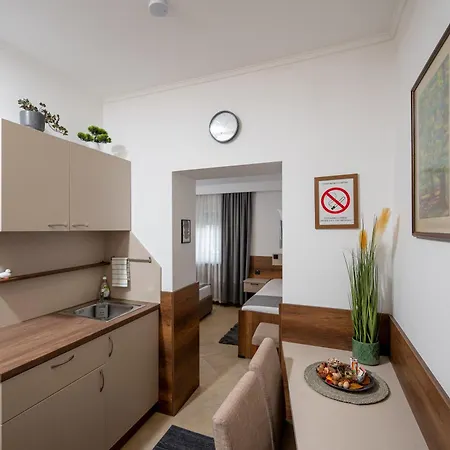 Kollar D - Prenociste * Subotica