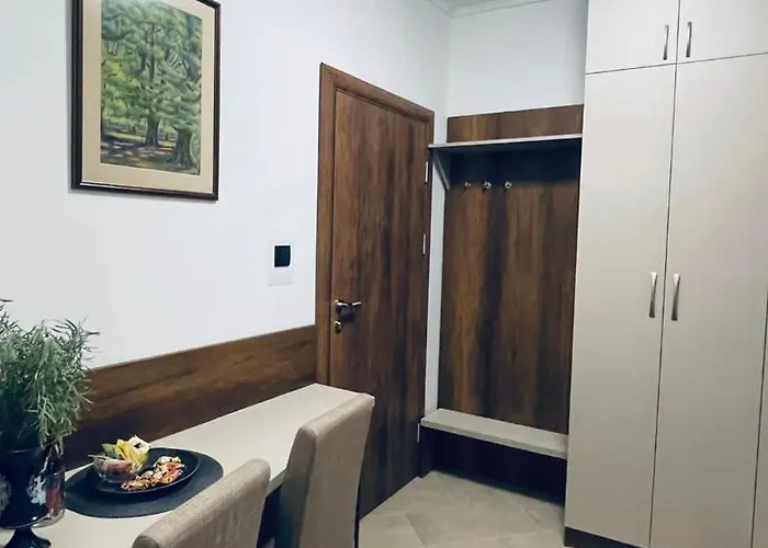 Kollar D - Prenociste Apartman *