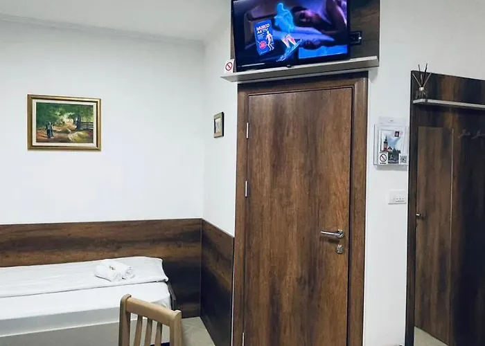 Kollar D - Prenociste Apartman *